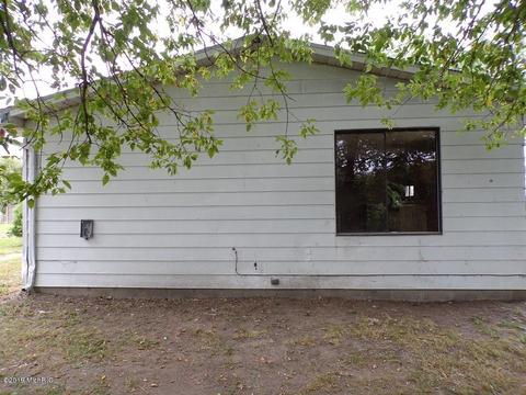 6411 E Baseline Rd, Mount Pleasant, MI 48858 photo 2