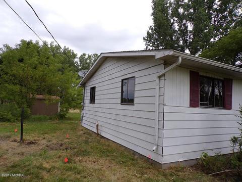 6411 E Baseline Rd, Mount Pleasant, MI 48858 photo 3
