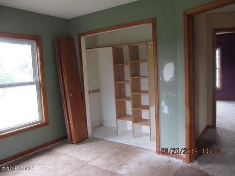 4212 Cedar St, Dorr, MI 49323 photo 8