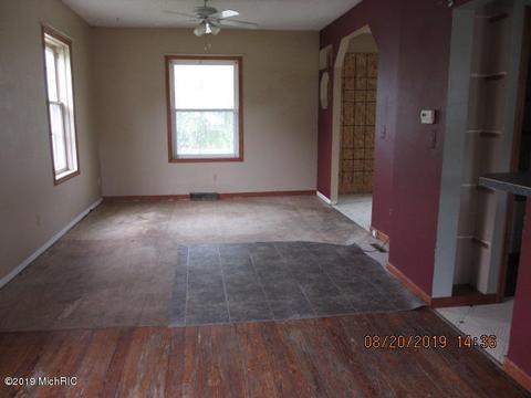 4212 Cedar St, Dorr, MI 49323 photo 4
