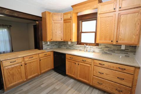 517 S Hooker Ave, Three Rivers, MI 49093 photo 11