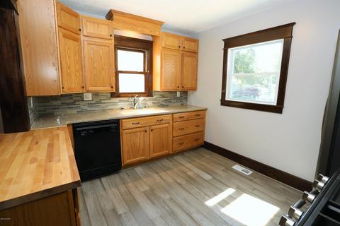 517 S Hooker Ave, Three Rivers, MI 49093 photo 12