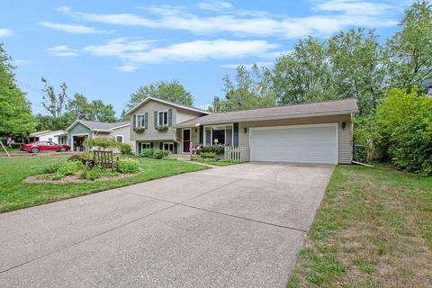123 Sunset Dr, Whitehall, MI 49461 photo 2