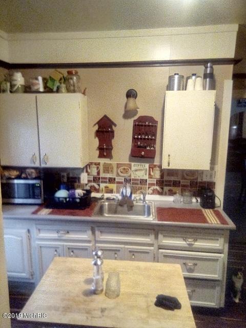 513 Eighth St, Three Rivers, MI 49093 photo 5