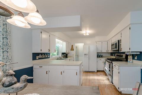 208 Elm St, Spring Lake, MI 49456 photo 9