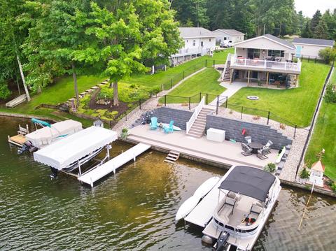 8012 Arrowhead Dr, Mears, MI 49436 photo 1