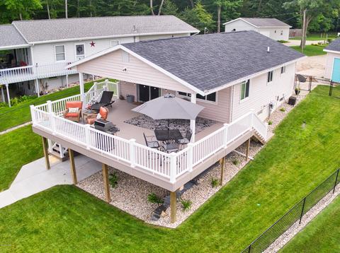8012 Arrowhead Dr, Mears, MI 49436 photo 2
