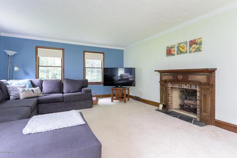 436 Midlakes Blvd, Plainwell, MI 49080 photo 9