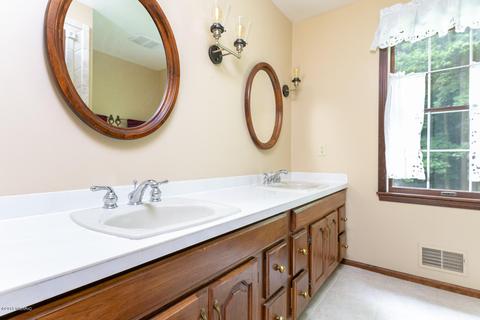 436 Midlakes Blvd, Plainwell, MI 49080 photo 24