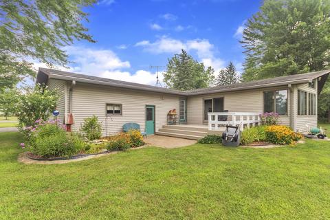 8596 E Colby Rd, Crystal, MI 48818 photo 4