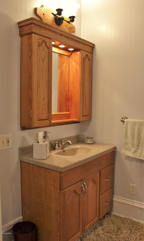 220 E Maple St, Carson City, MI 48811 photo 18