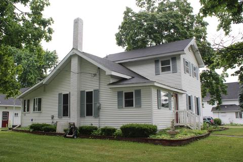 220 E Maple St, Carson City, MI 48811 photo 2