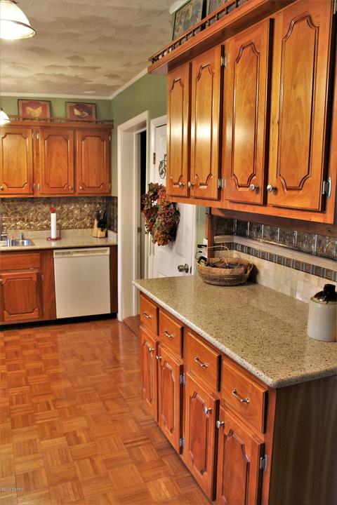 220 E Maple St, Carson City, MI 48811 photo 8