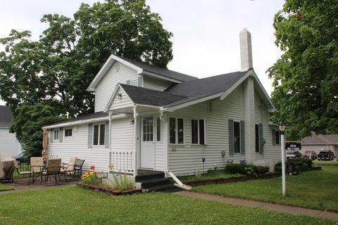 220 E Maple St, Carson City, MI 48811 photo 3