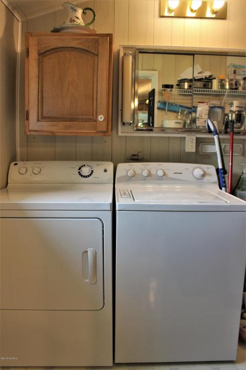 220 E Maple St, Carson City, MI 48811 photo 21