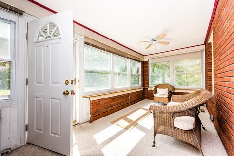 716 Wayne St, St. Joseph, MI 49085 photo 4