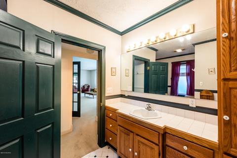 716 Wayne St, St. Joseph, MI 49085 photo 17