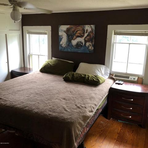 514 S Main St, Plainwell, MI 49080 photo 3