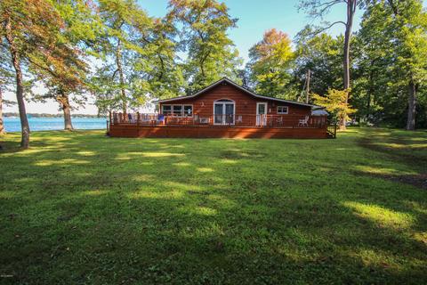 19924 M-60, Three Rivers, MI 49093 photo 1