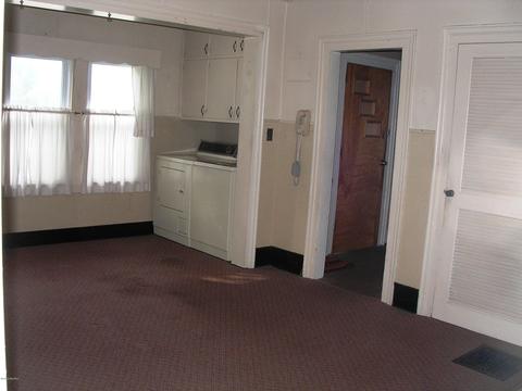 285 S Washington St, Constantine, MI 49042 photo 7