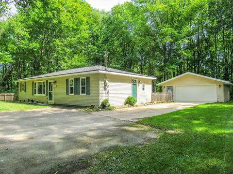 3891 12th St, Wayland, MI 49348 photo 1