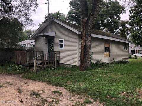 518 Eager St, Belding, MI 48809 photo 3