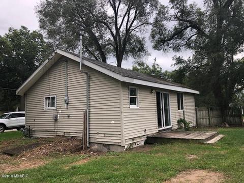 518 Eager St, Belding, MI 48809 photo 1