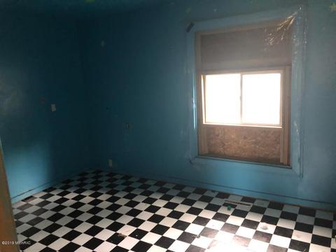 518 Eager St, Belding, MI 48809 photo 9