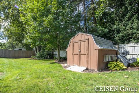 1011 S Pearl St, Belding, MI 48809 photo 18