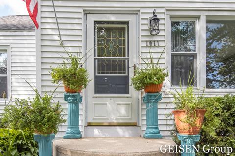 1011 S Pearl St, Belding, MI 48809 photo 6