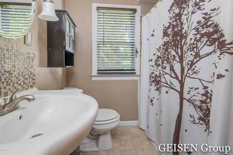 1011 S Pearl St, Belding, MI 48809 photo 14