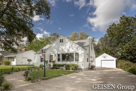 1011 S Pearl St, Belding, MI 48809 photo 1