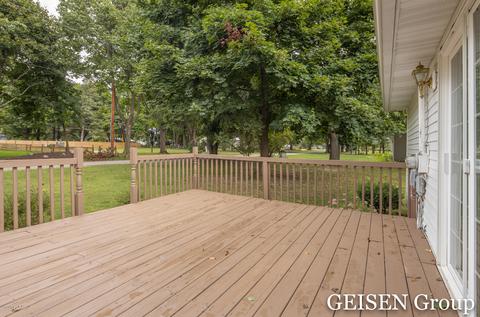 202 Irving St, Belding, MI 48809 photo 13