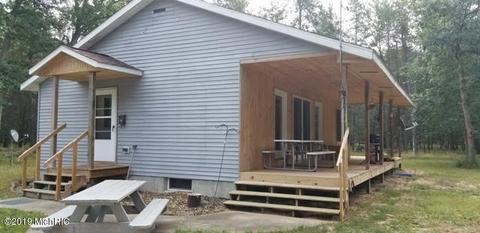 4971 W 48th St, Baldwin, MI 49304 photo 2