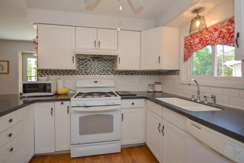 213 E Spruce St, Marshall, MI 49068 photo 11