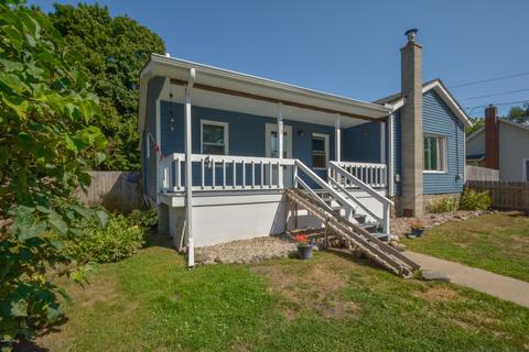 213 E Spruce St, Marshall, MI 49068 photo 4