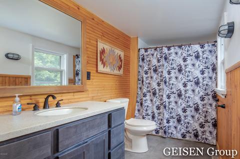 812 S Pearl St, Belding, MI 48809 photo 16