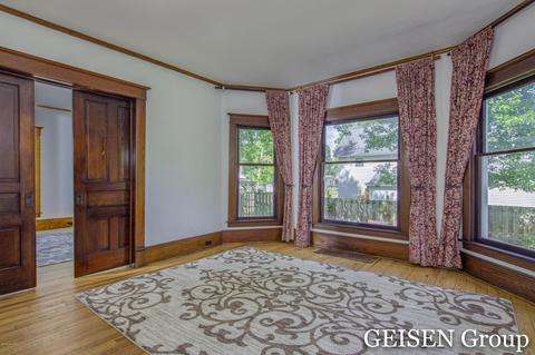 812 S Pearl St, Belding, MI 48809 photo 9