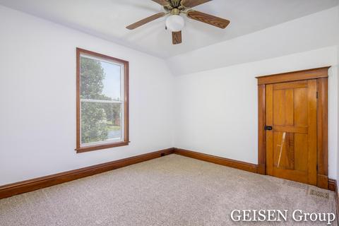 812 S Pearl St, Belding, MI 48809 photo 21