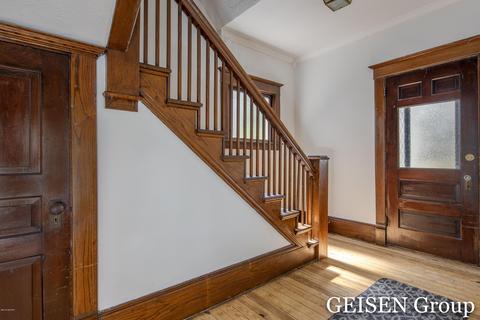 812 S Pearl St, Belding, MI 48809 photo 6