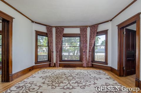 812 S Pearl St, Belding, MI 48809 photo 7