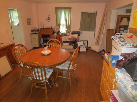 930 Kenwood Ave, Belding, MI 48809 photo 12