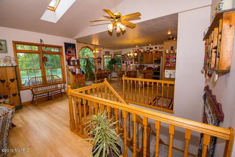 21605 Puterbaugh Ln, Cassopolis, MI 49031 photo 10