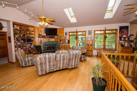 21605 Puterbaugh Ln, Cassopolis, MI 49031 photo 8