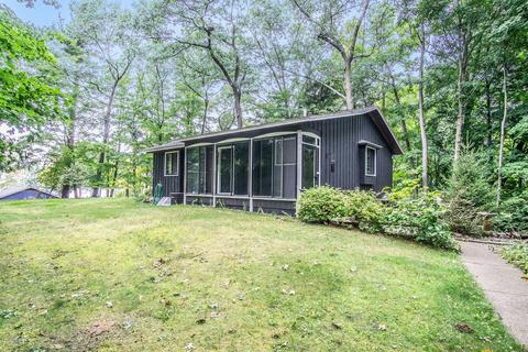 1396 Carleton St, Whitehall, MI 49461 photo 5