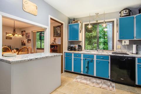 1396 Carleton St, Whitehall, MI 49461 photo 23