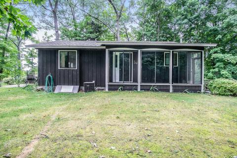 1396 Carleton St, Whitehall, MI 49461 photo 6