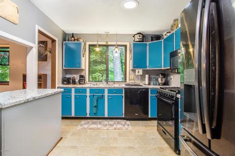 1396 Carleton St, Whitehall, MI 49461 photo 24