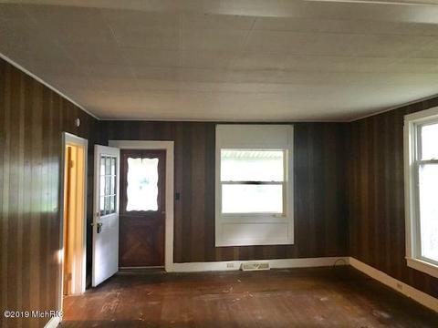 465 Third St, Manistee, MI 49660 photo 6