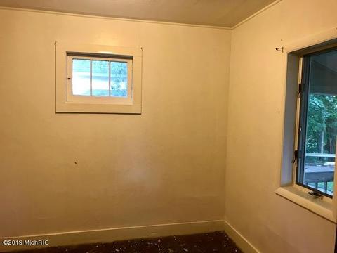 465 Third St, Manistee, MI 49660 photo 14